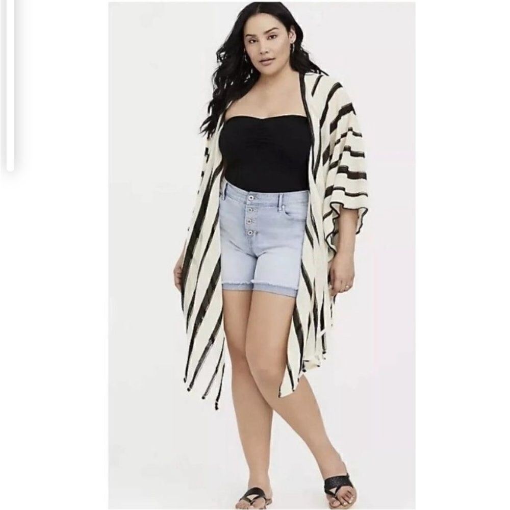 Torrid Black Cream Color Striped Ruana Coverup Coastal Bohemian Resort Beach